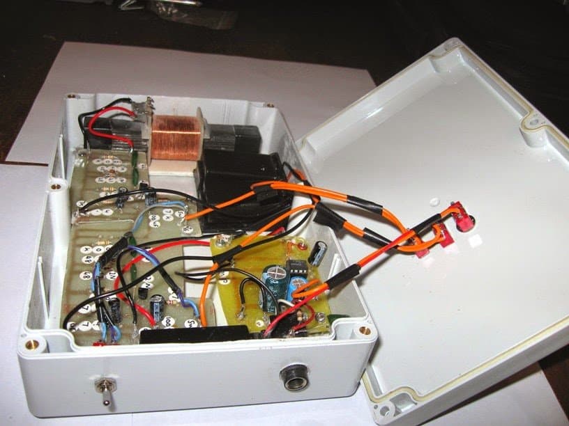 Estas são minhas modificações no circuito do receptor vlf para detectar relâmpagos e em pulsos e sinais