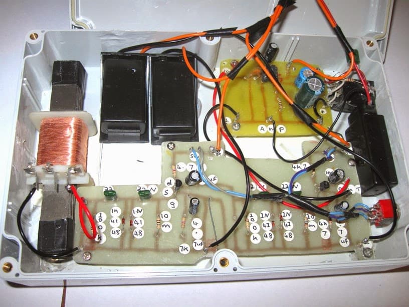 Estas são minhas modificações no circuito do receptor vlf para detectar relâmpagos e em pulsos e sinais