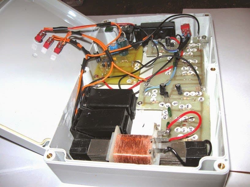 Estas são minhas modificações no circuito do receptor vlf para detectar relâmpagos e em pulsos e sinais