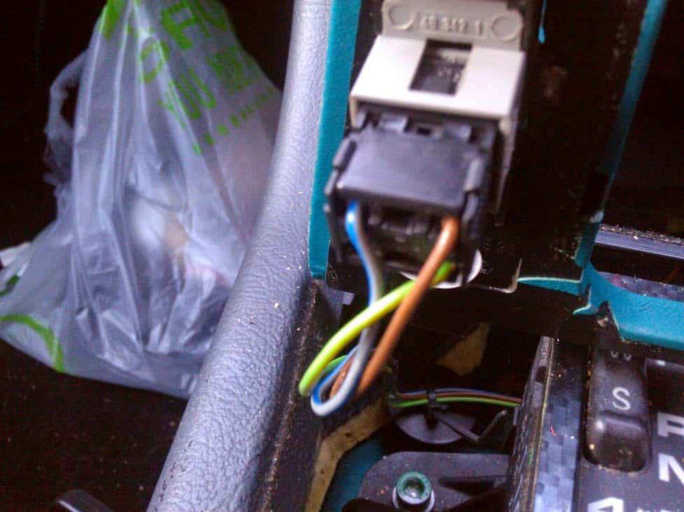 Circuito otimizador de fechamento da porta do carro 3 Como o circuito deve funcionar