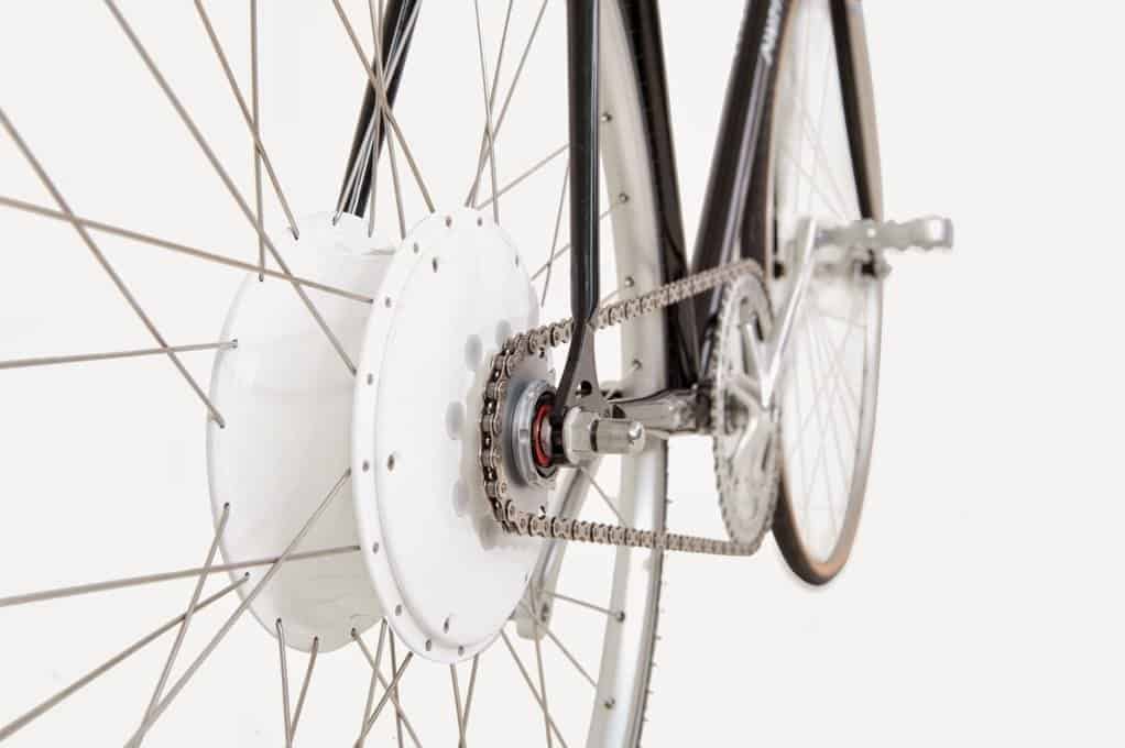 Gerar eletricidade a partir do sistema de frenagem regenerativa para veículos 1 Implementação do mecanismo da roda traseira da bicicleta