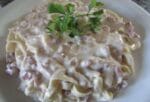 Macarrão ao molho branco com calabresa