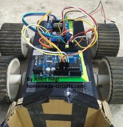 Carro robô controlado por telefone celular usando módulo DTMF 11 Imagens de protótipo do circuito de carro robô controlado por celular usando DTMF