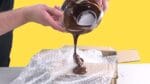 Coloque chocolate no plástico-bolha: o resultado é incrível!