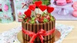 Bolo Kitkat do Dia dos Namorados | Como Fazer Bolo de Kitkat para o Dia dos Namorados | Cakepedia
