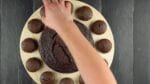 Faça um círculo com 12 muffins. A contagem regressiva dia 31 vai ser mais saborosa!