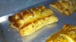 COMO FAZER SALGADO FOLHEADO DE SALSICHA COM QUEIJO