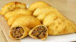 PASTEL CASEIRO SEQUINHO E DELICIOSO COM APENAS 2 INGREDIENTES | Gabriel Freitas |