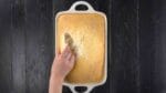 10 claras em neve, 1 kg de sal e 70 minutos no forno: a receita para o frango perfeito!