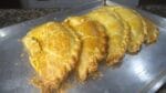 Como fazer salgado pastel de forno com recheio de frango  e creme de milho