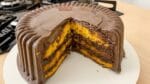 O MELHOR BOLO DE CENOURA COM CHOCOLATE DO MUNDO | BOLO BOMBOM | Gabriel Freitas