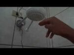 Pq não morremos debaixo do chuveiro elétrico?  Como a resistência boa e queimada ?