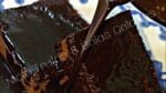 CALDA DE CHOCOLATE COM 3 INGREDIENTES SUPER CREMOSA PRA BOLOS TORTAS E SORVETES.