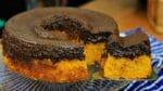 BOLO DE CENOURA INVERTIDO COM BRIGADEIRO QUE JÁ SAI RECHEADO DO FORNO