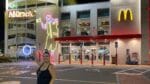 COMPREI o CARDÁPIO INTEIRO do MCDONALD*S!!! MAIOR MC’DONALDS DO MUNDO . ADVINHAS O QUE EU COMI?