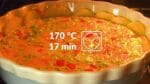 Coloque as batatas fritas uma a uma na panela e leve ao forno por 15 minutos
