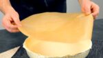 Coloque papel manteiga na massa e faça um gratinado sensacional
