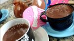 CHOCOLATE QUENTE que também é COBERTURA PRA BOLOS já viu? Receita Prática.
