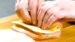 Espetos de cordon bleu | Enrole esses 3 ingredientes juntos e finalize com 3 espetos