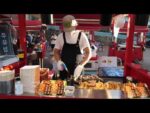 Sundae grelhado para comer na fila! Samgyeop Sundae Bossam / Grill sundae Barriga de porco – comida de rua coreana