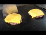 Hambúrguer artesanal de queijo, Baam Burger / Baam Red Burgers – comida de rua coreana