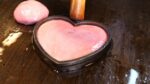 Massa Baeknyeoncho?  Pink Heart Pancake / Pink Heart Pancake – Hotteok / comida de rua coreana