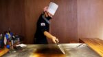 Mestre teppanyaki, lagosta e bife – comida de rua coreana