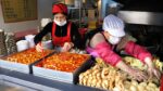 Hanyang University Crocodile Tteokbokki Snack Restaurant, famoso por seu Tteokbokki frito / bolo de arroz picante “Tteokbokki” / comida de rua coreana