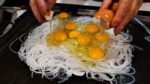 Mestre de panqueca de bolinho de ovo de Busan / bolinho de ovo – comida de rua coreana