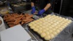 Pão de pizza de pepperoni, pão de trigo coreano / pão de pizza de pepperoni – comida de rua coreana