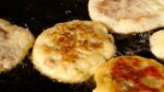 Toque na garganta!  Hotteok (Japchae, Honey, Oreo) / Panqueca doce coreana – Hotteok / comida de rua coreana