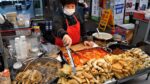 “1000 peças por dia é o básico~” Todo tempura caseiro custa 500 won! Tteokbokki, restaurante de lanches / Frito feito à mão, Tteokbokki / comida de rua coreana