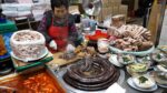 Ambbong Sundae Grandma*s Latest Update, Restaurante Sundae, Seomun Market / Sundae de salsicha de sangue, intestino de porco / comida de rua coreana