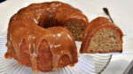 BOLO DE CANELA SUPER FOFINHO COM COBERTURA DE DOCE DE LEITE | FÁCIL E RÁPIDO