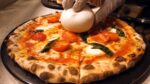 Diretamente da massa! Pizza master de forno a lenha – comida de rua coreana
