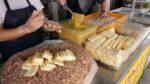 Tteokgalbi caseiro, costeleta de porco com queijo – comida de rua coreana