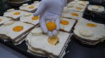 Adicionado gema de ovo!  Torrada de queijo presunto / gema de ovo, torrada de queijo presunto – comida de rua coreana