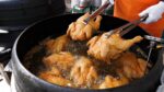 O rei da crocância? Se for um dia de mercado, é um jackpot! 7.000 won Caldeirão de frango inteiro velho, frango agridoce / frango frito coreano / comida de rua coreana