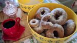 DONUT OU ROSQUINHA DOCE DE PADARIA   TIVE QUE SOVAR NA MÃO  ‍♀️ MINHA BATEDEIRA NÃO AGUENTOU SOVAR