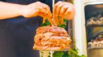 Doner Kebab: espeto com uma peça inteira de carne fatiada. Uma delícia!