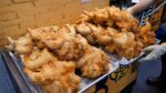 O rei da crocância!  Vendendo 500 por dia?  5.500 won Daewang frango inteiro, frango agridoce / frango frito original coreano / comida de rua coreana