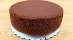 PÃO DE LÓ DE CHOCOLATE COM 4 INGREDIENTES ( SUPER MACIO E FÁCIL DE FAZER)