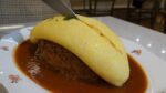 Mestre de omurice meio cozido / mestre de arroz de omelete – comida de rua coreana
