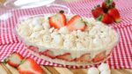 MERENGUE DE MORANGO NA TRAVESSA | Não vai leite condensado nem creme de leite