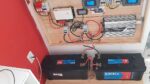 Pequeno Sistema de ENERGIA SOLAR OFFGRID 24 Horas com BATERIAS Automotivas