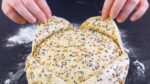 Quem faz isso com a massa de pão impressiona todos à mesa