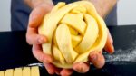 Esta MASSA FOLHADA muda de forma no forno!