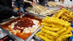1000 tempura esgotados por dia! Uma lanchonete que virou sucesso após dois meses de inauguração! Tteokbokki, bolo de peixe, sundae / bolo de arroz picante “Tteokbokki” / comida de rua coreana