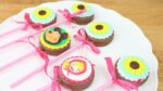 PIRULITOS DE ALFAJOR ( DE BISCOITO MARIA) DECORADOS COM PASTA AMERICANA COM O TEMA DA MASHA E O URSO