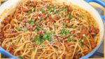 Delicioso ragú de linguiça com espaguete em molho vermelhinho: experimente a melhor macarronada que já provou!
